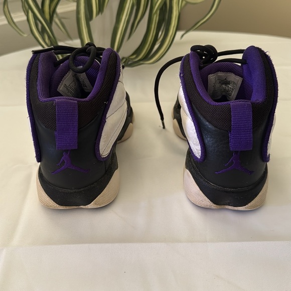Air Jordan Pro Strong 'White Black Electro Purple
Youth Kids Size 2Y - Picture 4 of 12